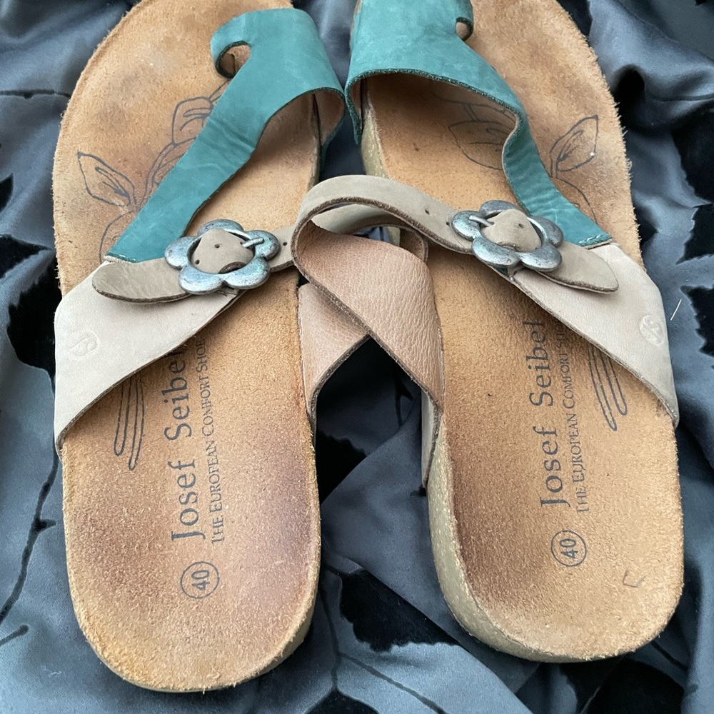 Ring Toe Slipon Leather Rustic Flower Asymmetric … - image 6